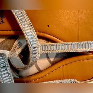 Embellished flat sandals